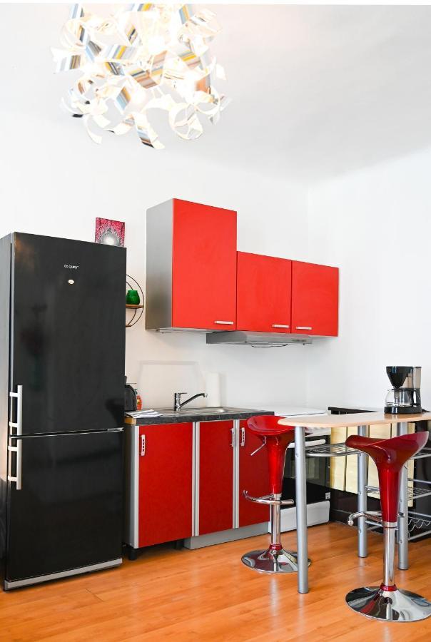 Backpacker Apartment Bahnhof Вена Экстерьер фото